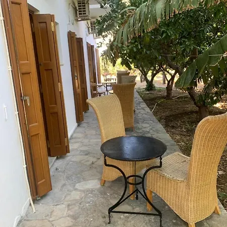 Anixi Apartament *